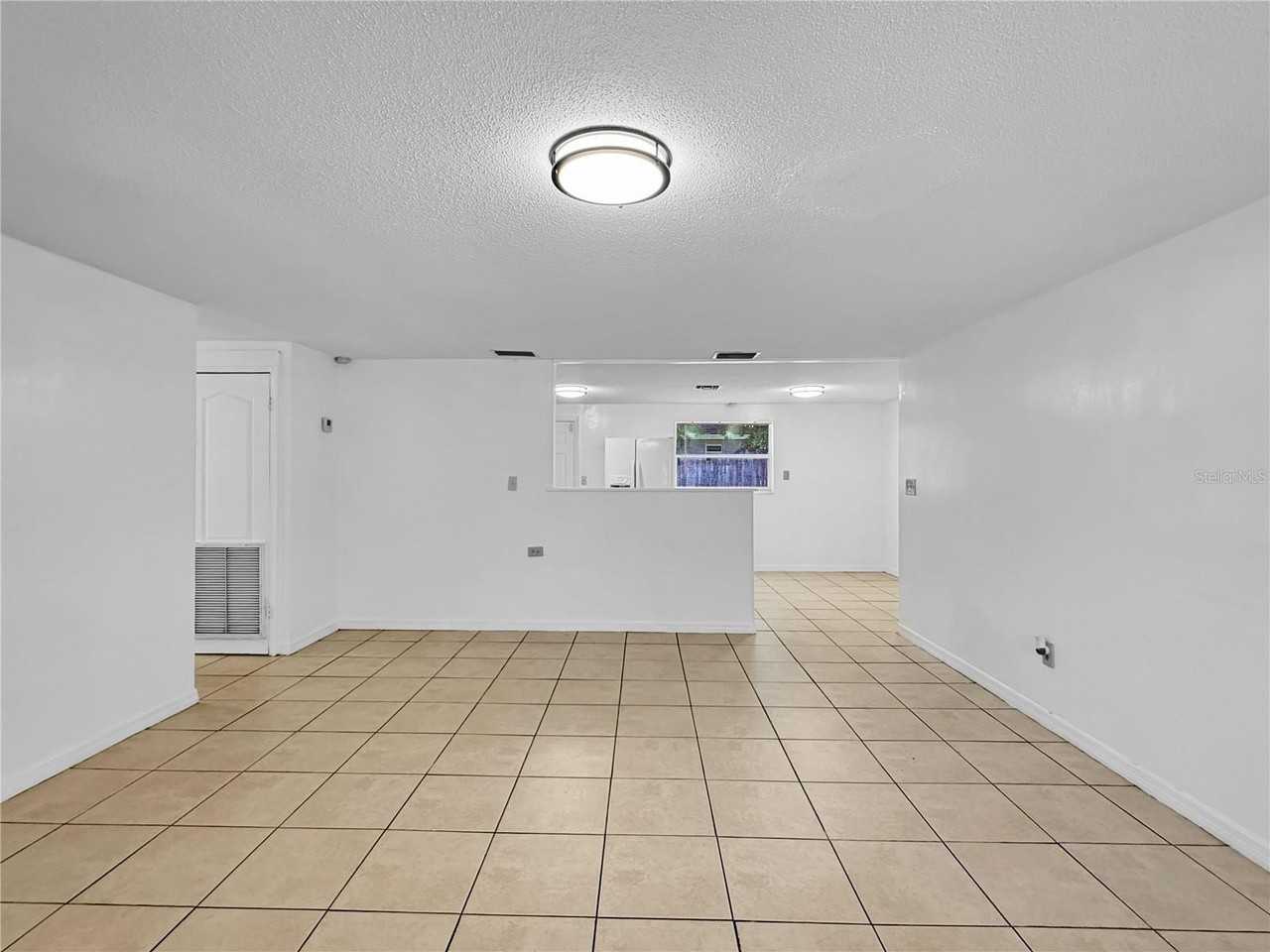 1821 Bellgrove St - Photo 3 of 14