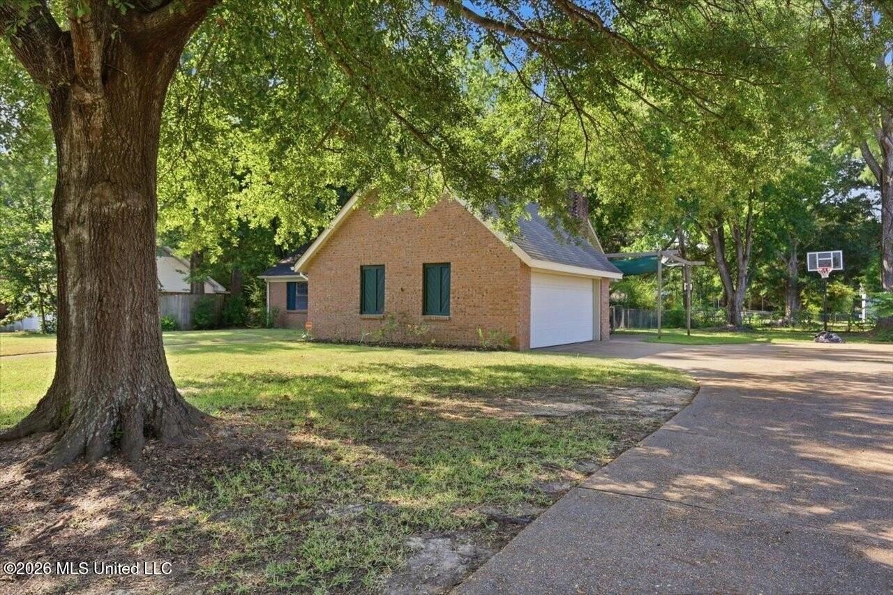 131 Cypress Dr - Photo 5 of 29