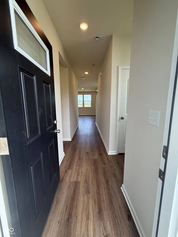 3802 Sterling Dr - Photo 4 of 33