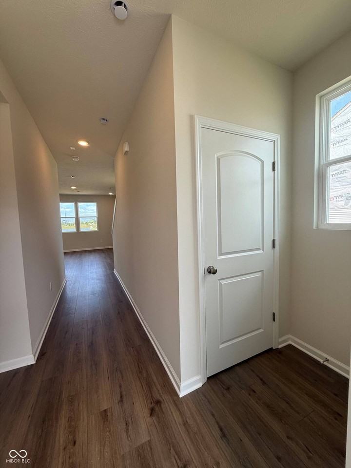 3802 Sterling Dr - Photo 5 of 33
