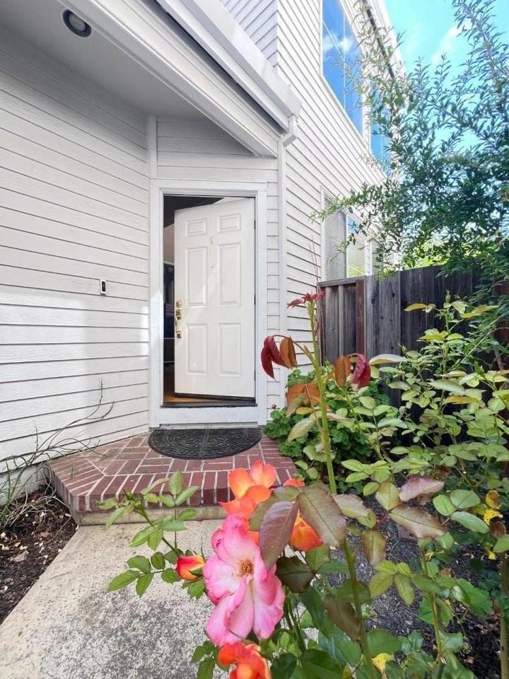 2052 Jamison Pl - Photo 2 of 17