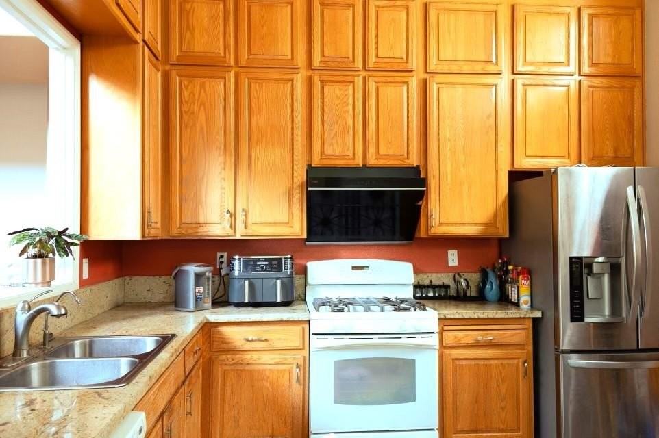 2052 Jamison Pl - Photo 5 of 17
