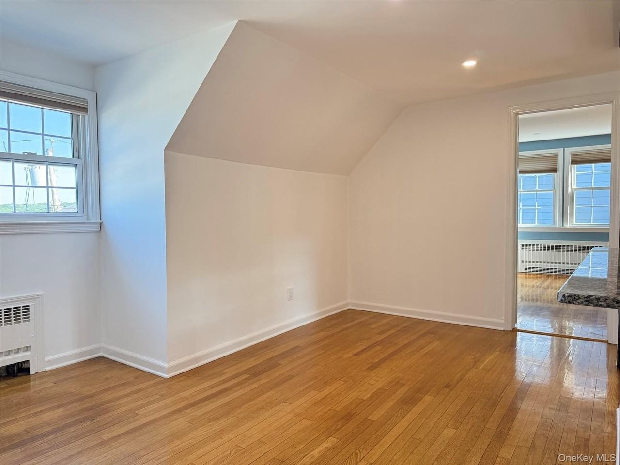 270 Gainsborg Ave E #2ndFL - Photo 5 of 11