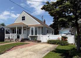 featured image of 82 E Hollywood Ave