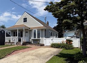 82 E Hollywood Ave - Photo 1 of 1