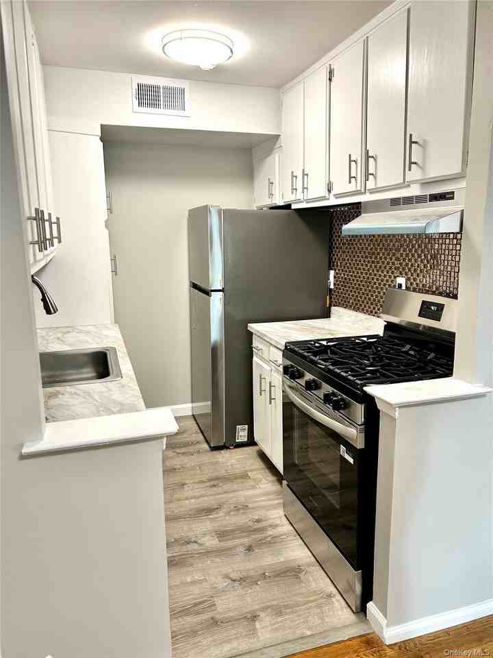 105 Artist Lake Dr - Photo 4 of 14