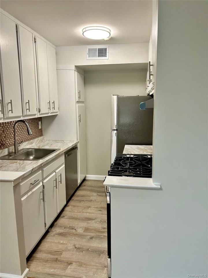 105 Artist Lake Dr - Photo 5 of 14