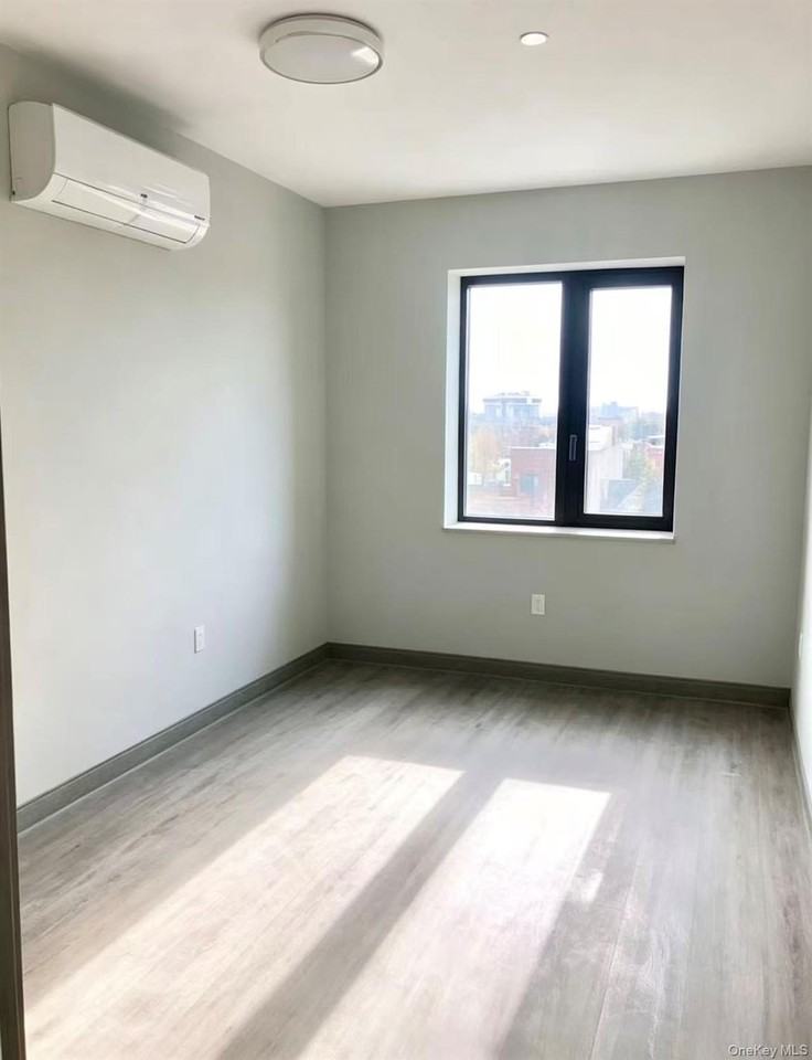 10850 Roosevelt Ave #4B - Photo 3 of 8