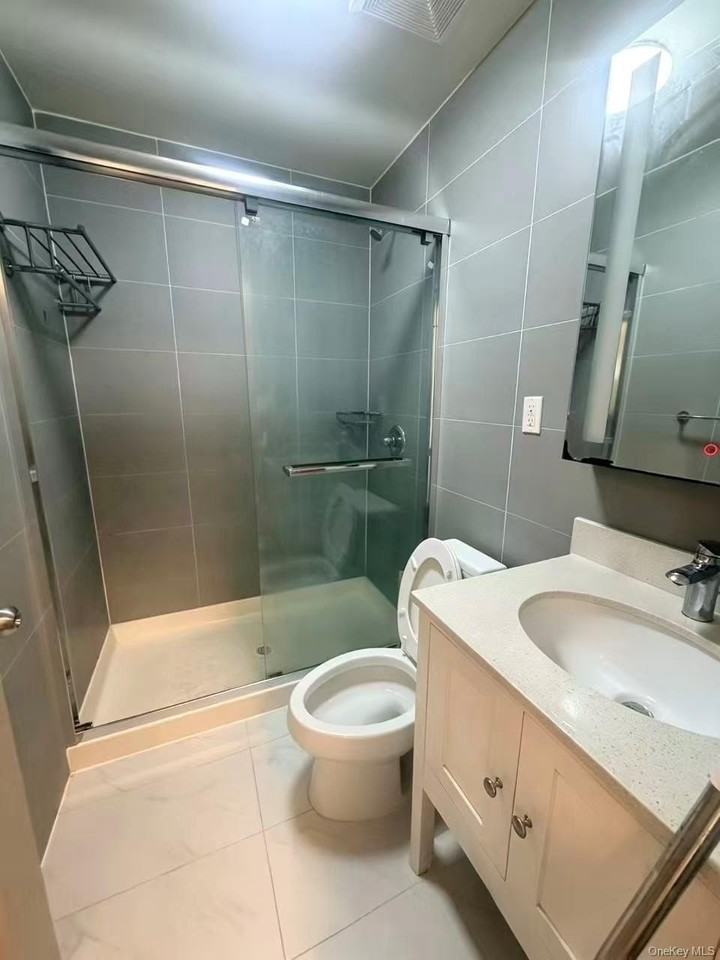 10850 Roosevelt Ave #4B - Photo 7 of 8