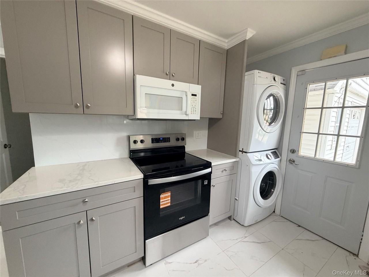 190 Meridian Rd - Photo 3 of 18