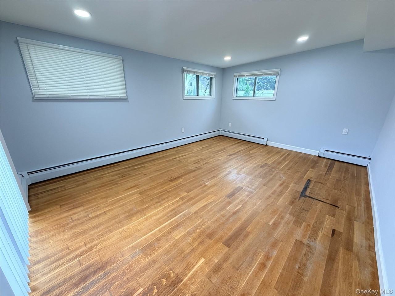 190 Meridian Rd - Photo 6 of 18