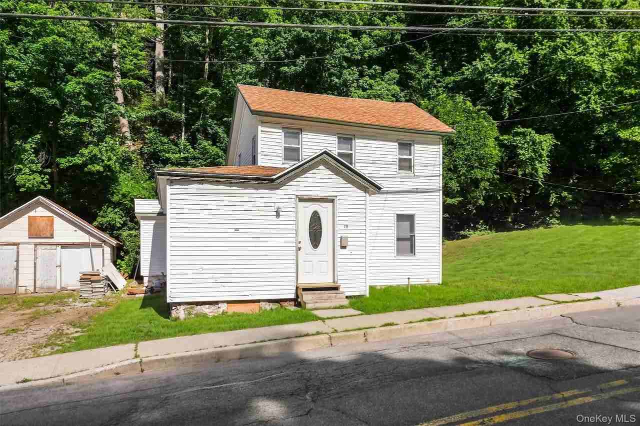 212 Center St - Photo 3 of 30
