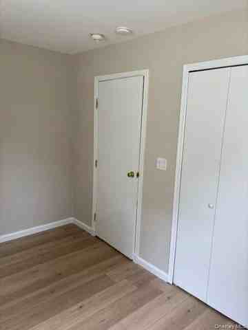 40 S Bayles Ave - Photo 4 of 18