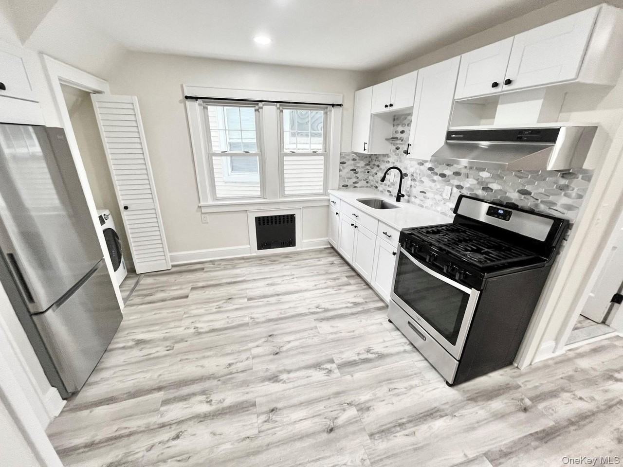 48 Lincoln St #1stFL - Photo 3 of 11