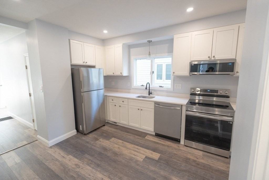 10 Rockwell Ter #1 - Photo 2 of 11