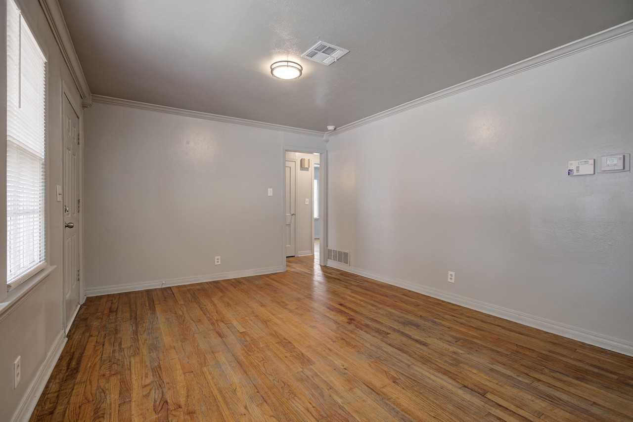 910 Garver St #1 - Photo 4 of 47