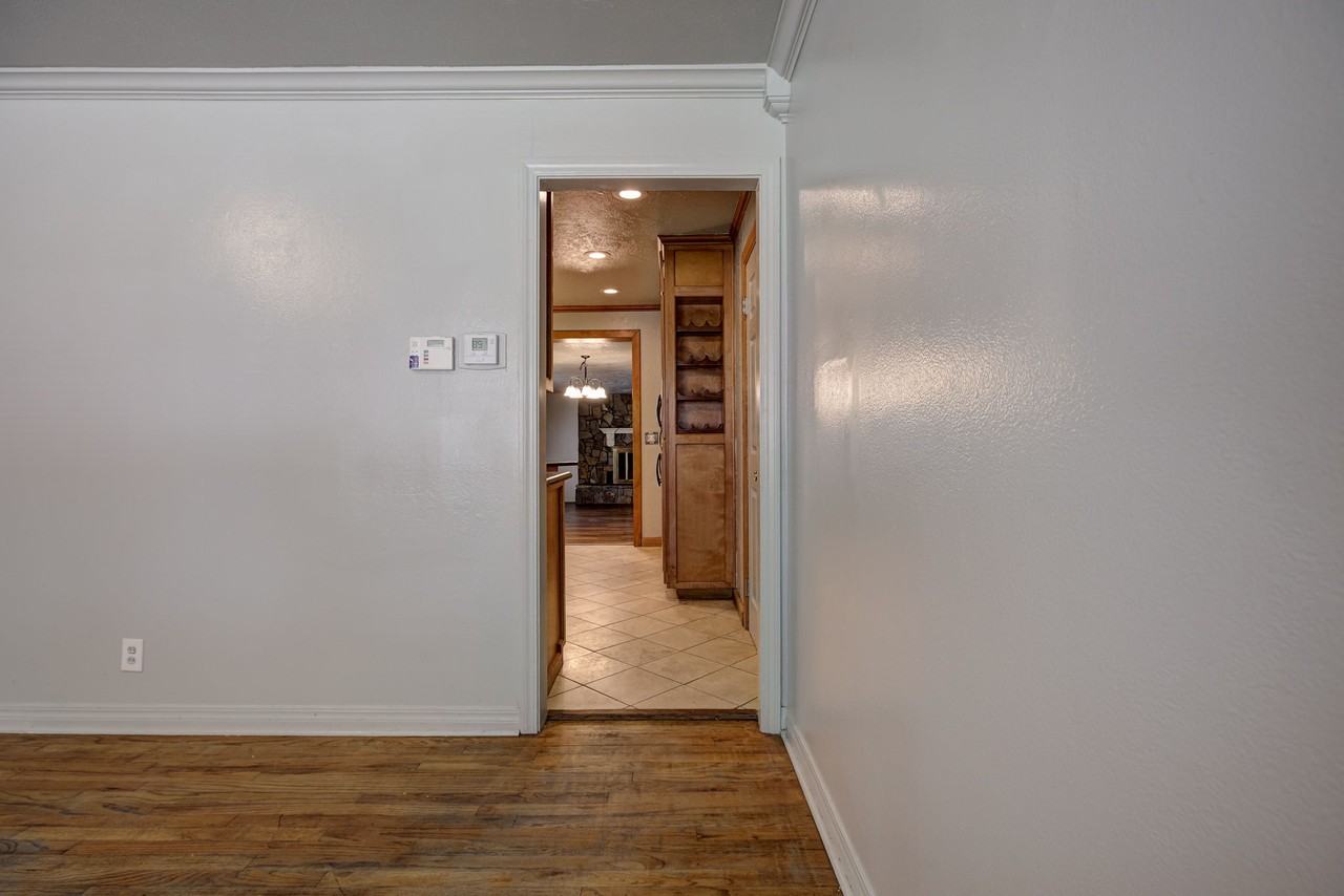 910 Garver St #1 - Photo 7 of 47