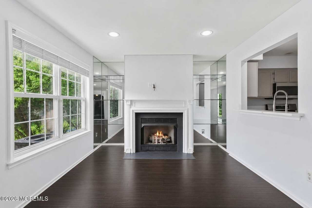 761 Banyan Ct - Photo 6 of 43