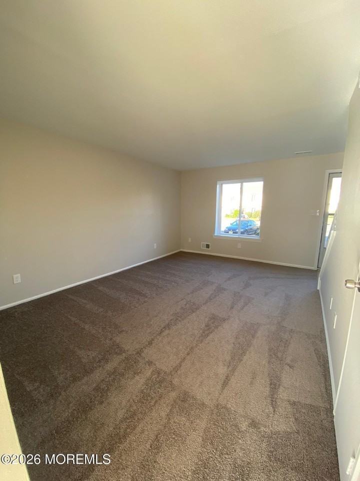 171 Sawmill Rd #209 - Photo 5 of 12
