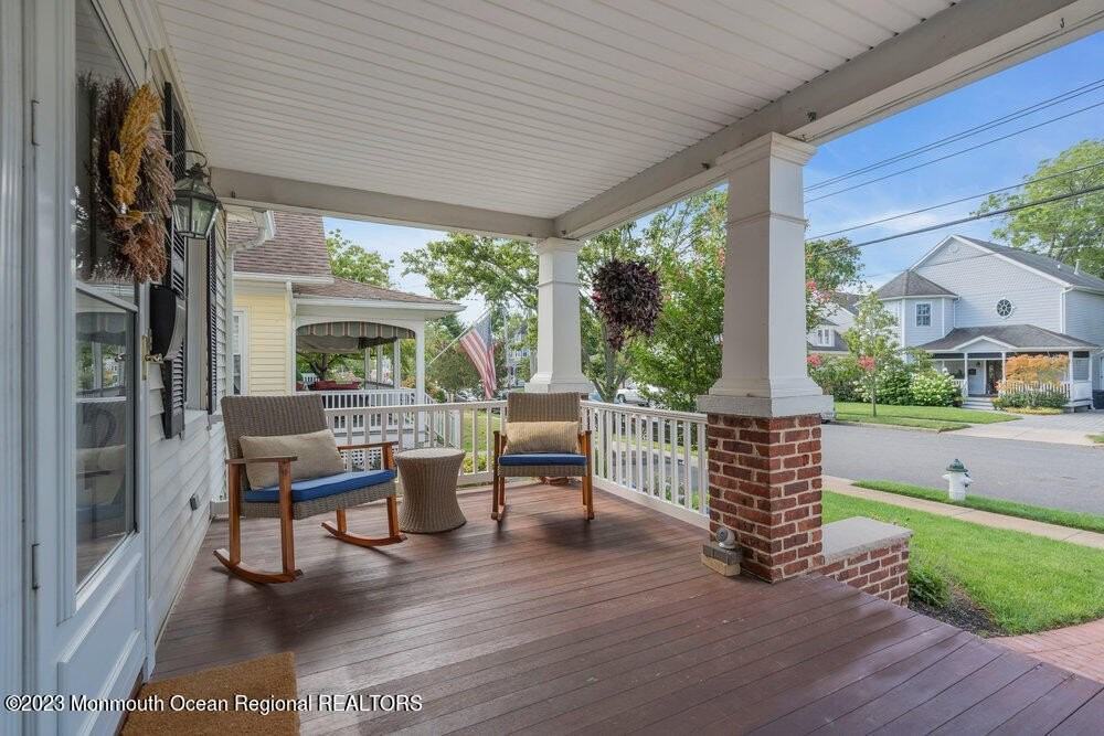 64 Curtis Ave - Photo 4 of 49