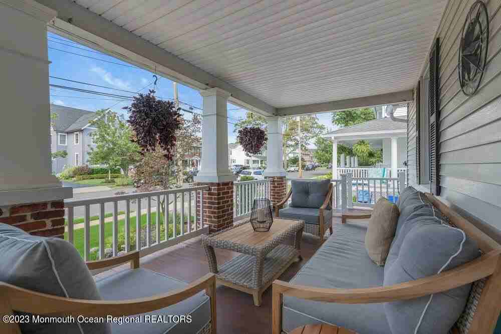 64 Curtis Ave - Photo 7 of 49