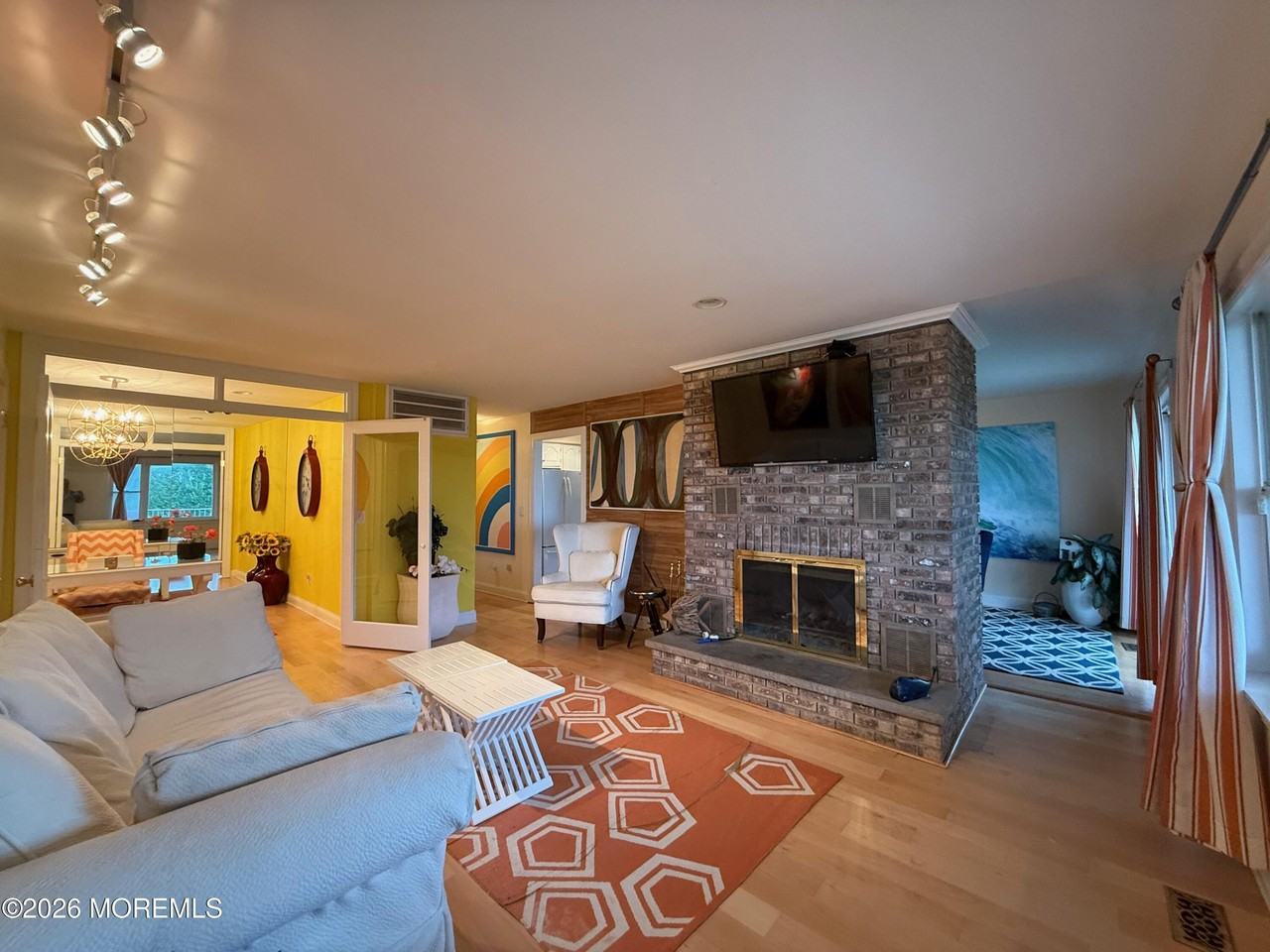 324 Shore Dr #E1 - Photo 2 of 17