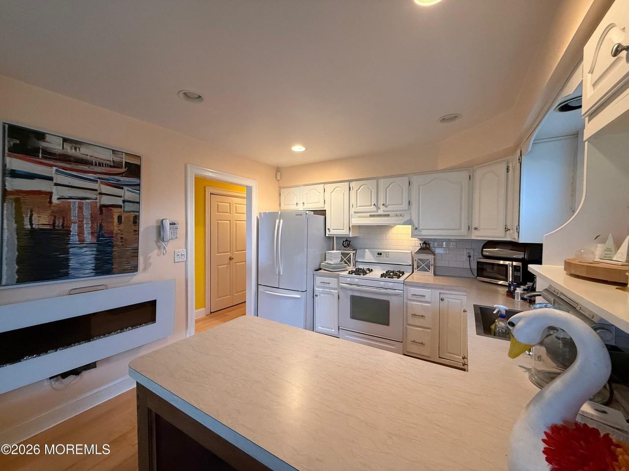324 Shore Dr #E1 - Photo 5 of 17