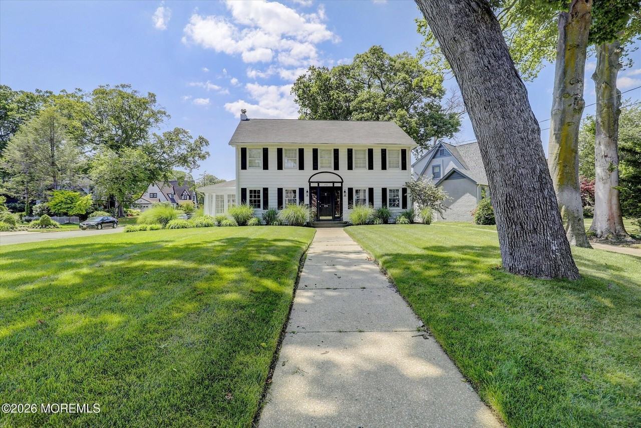 570 N Edgemere Dr #A - Photo 5 of 43