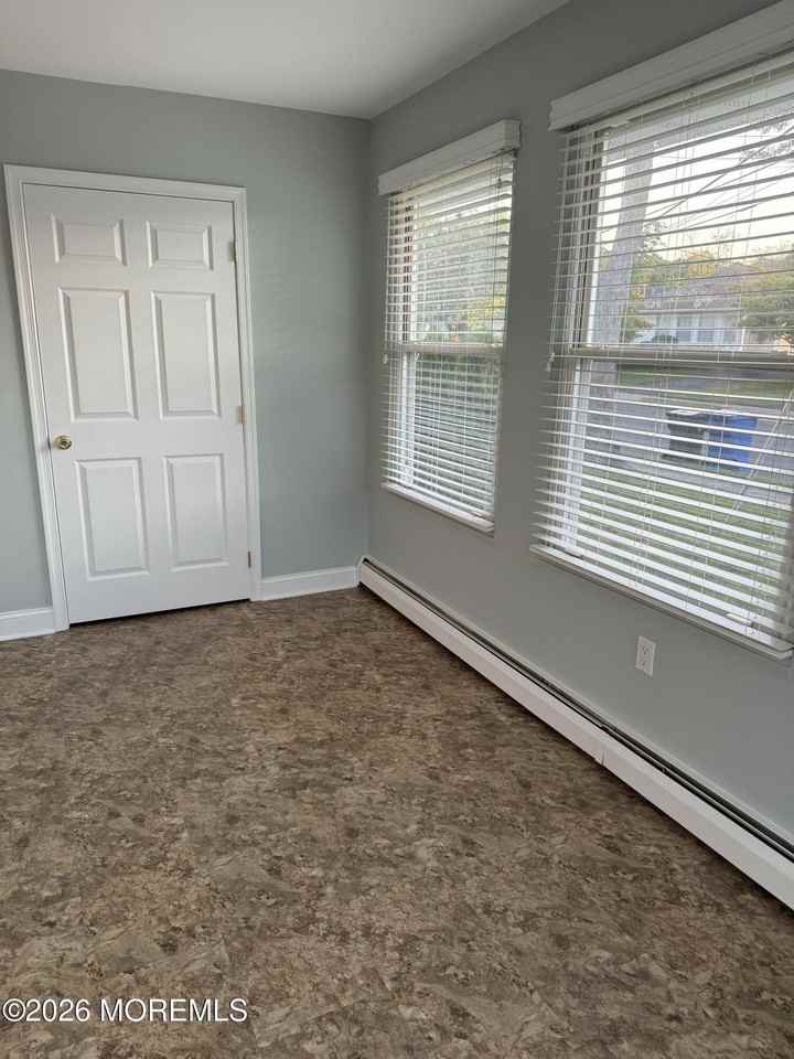 19 Niagara Dr - Photo 2 of 12
