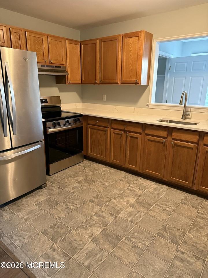 19 Niagara Dr - Photo 3 of 12