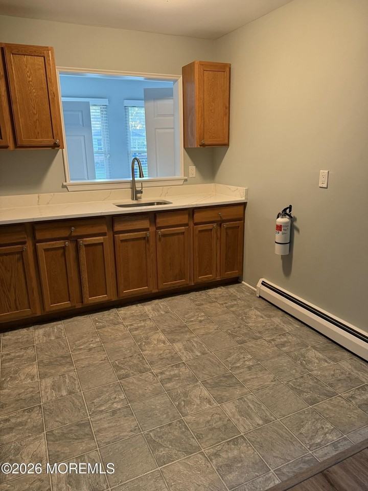 19 Niagara Dr - Photo 4 of 12