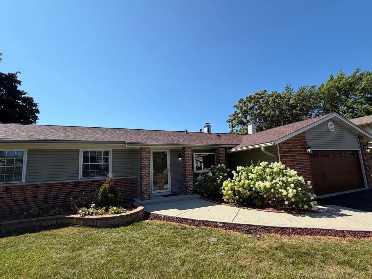 427 Justine Ave - Photo 2 of 39