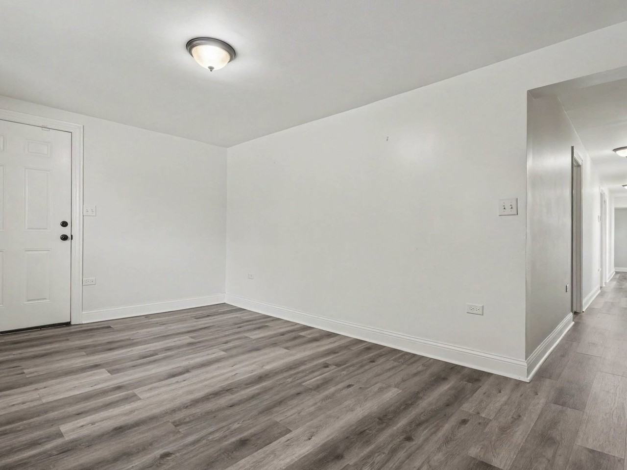 10004 S Torrence Ave - Photo 2 of 15