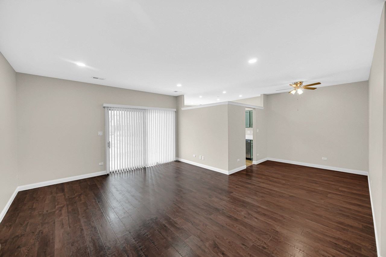1661 Commodore Ct #3 - Photo 5 of 28