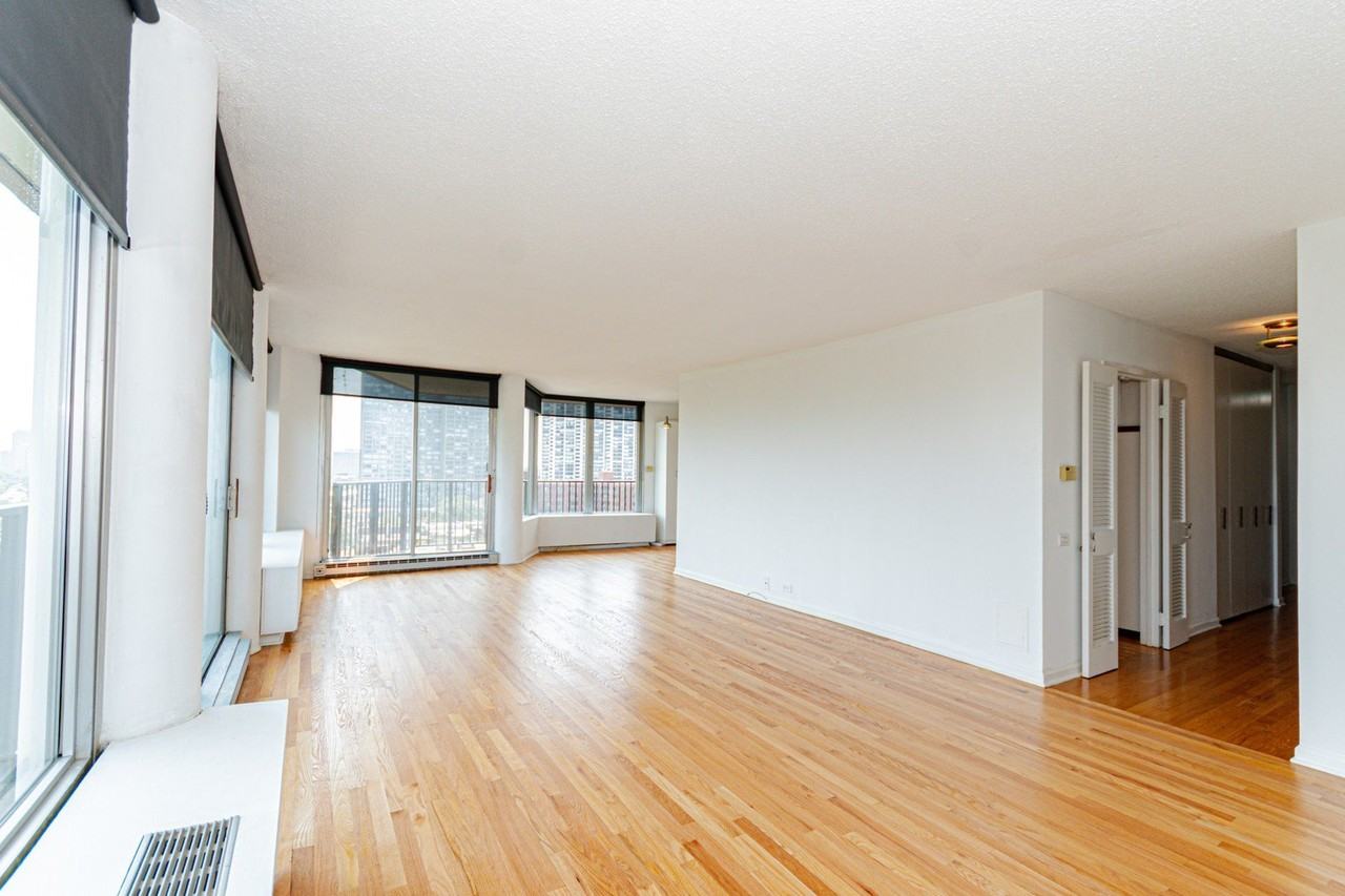 4170 N Marine Dr #13A - Photo 5 of 26