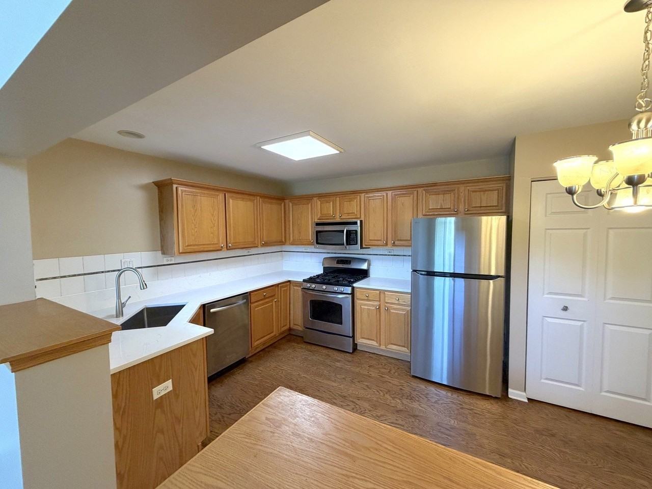 3257 Cool Springs Ct - Photo 3 of 13