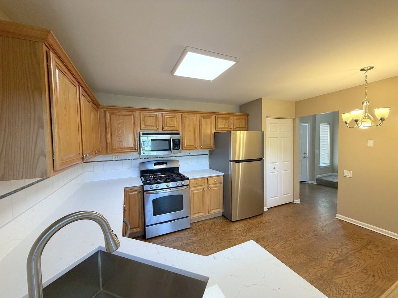 3257 Cool Springs Ct - Photo 4 of 13
