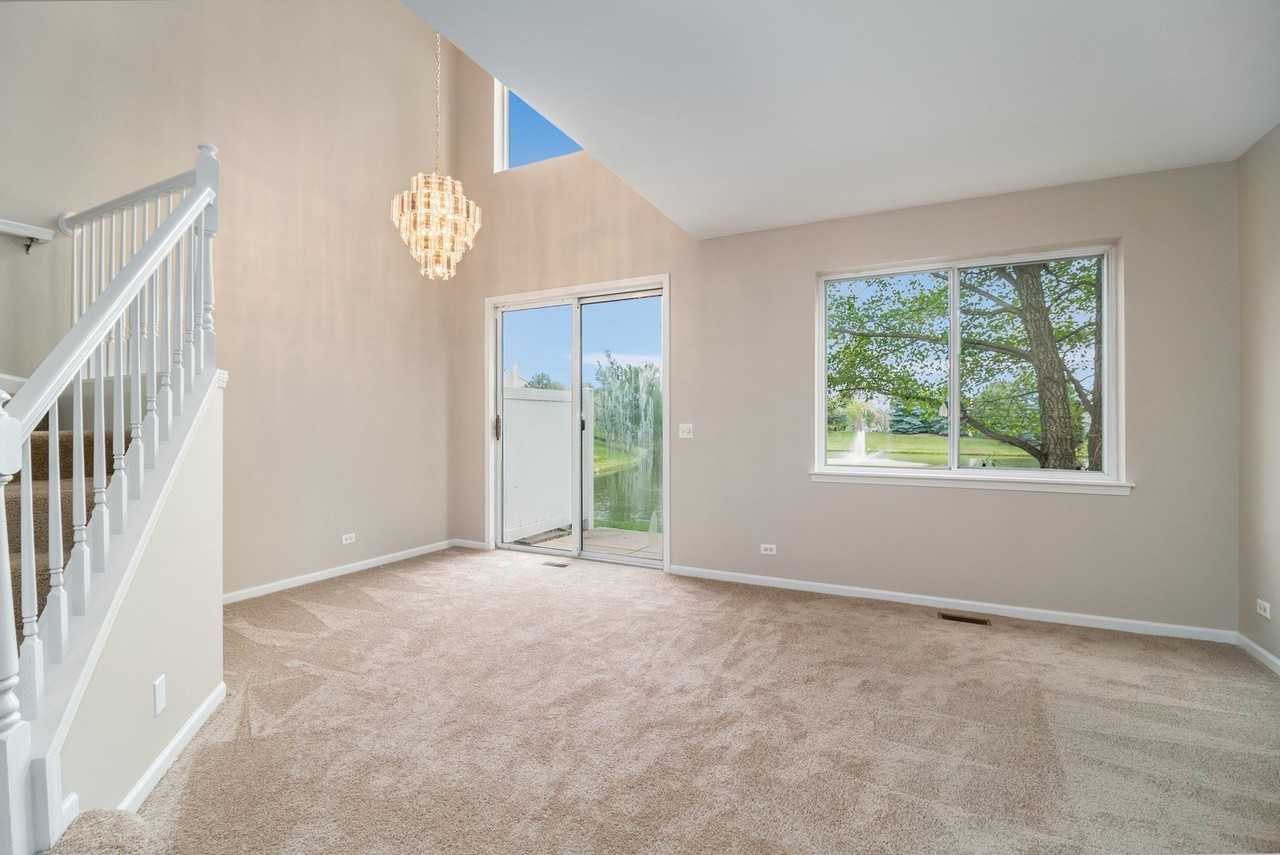 3071 Autumn Lake Dr - Photo 4 of 19