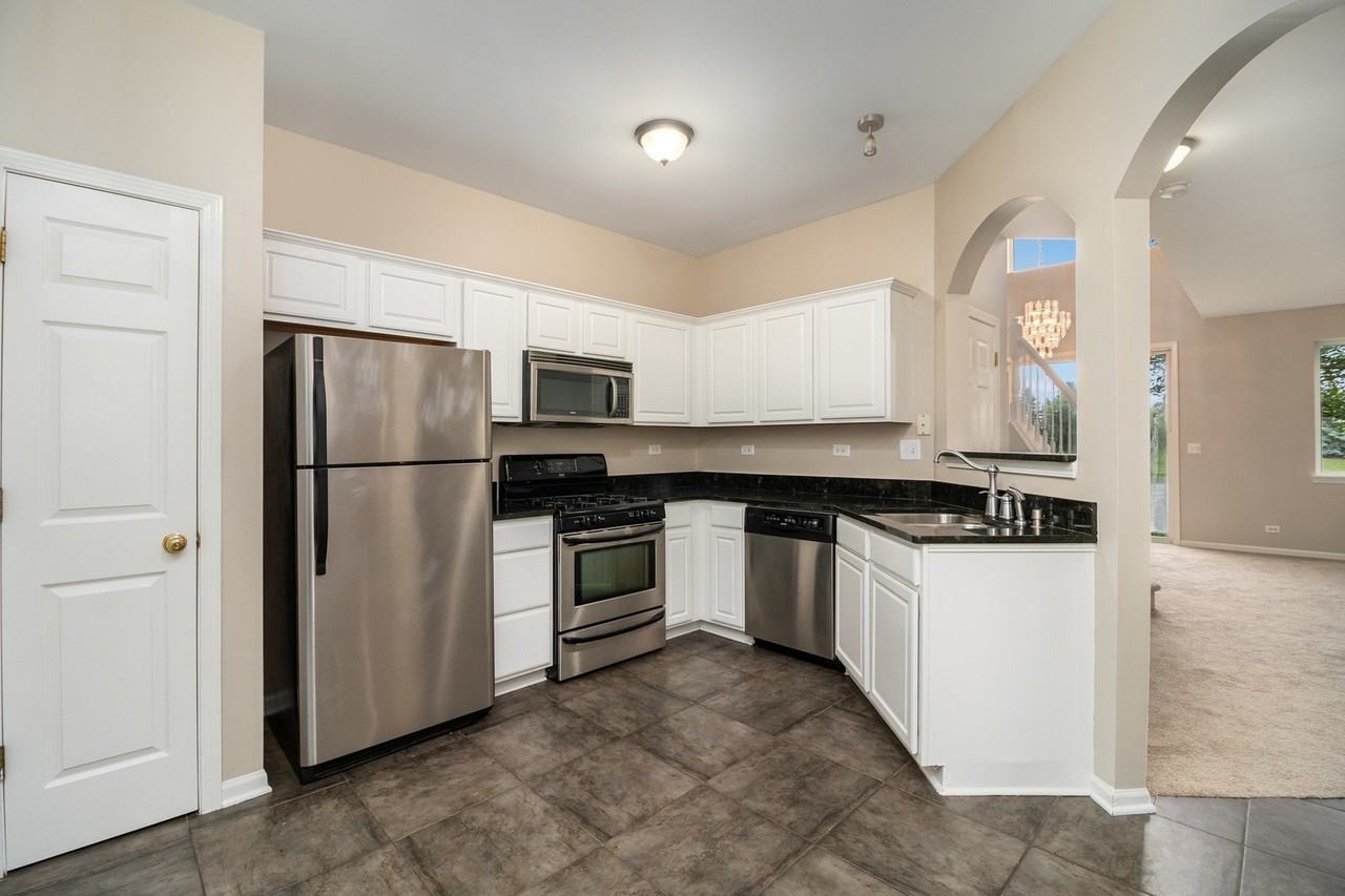 3071 Autumn Lake Dr - Photo 6 of 19