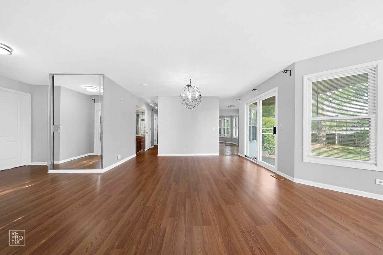 98 Willow Pkwy #98 - Photo 4 of 20