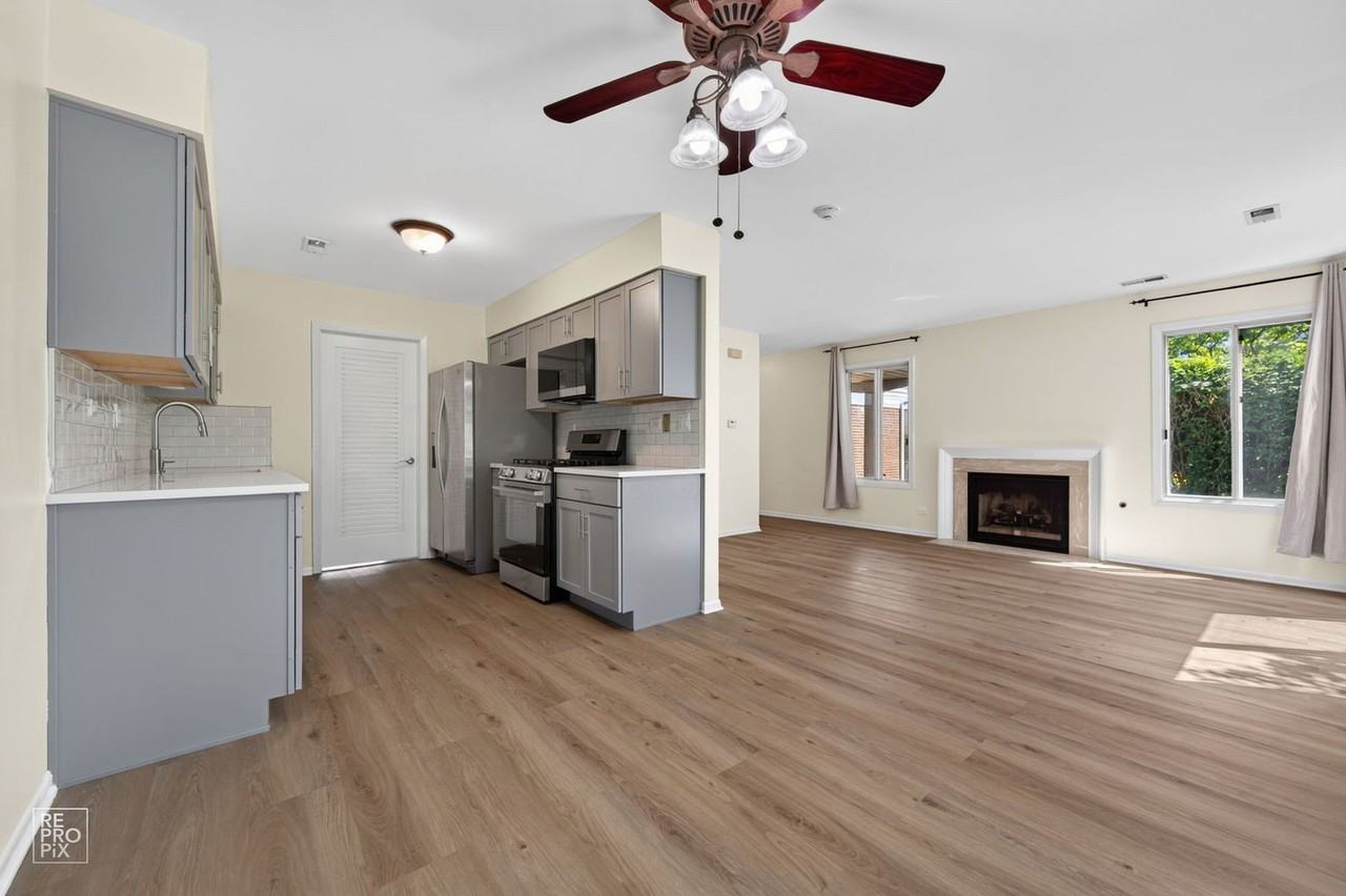 7922 Knottingham Cir #B - Photo 3 of 19