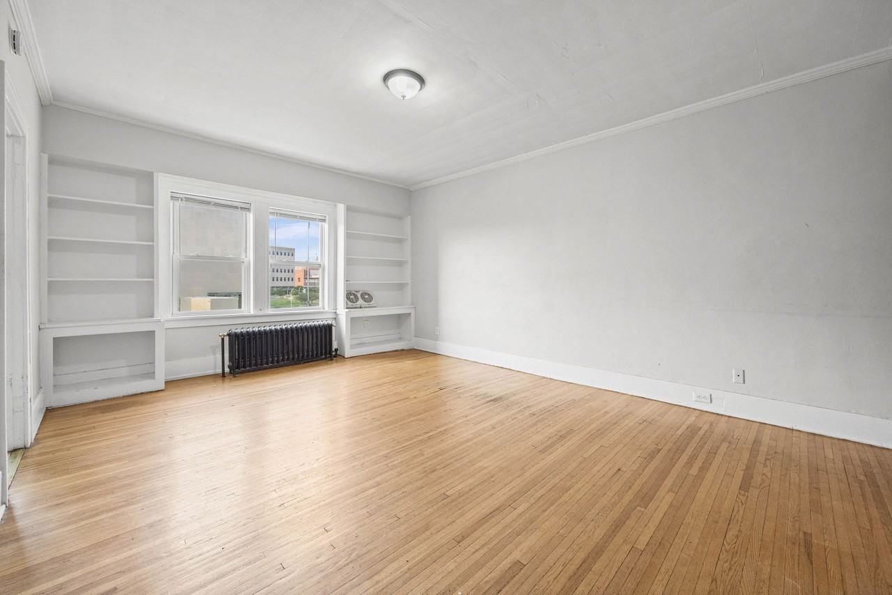49 Troup St - Photo 3 of 41