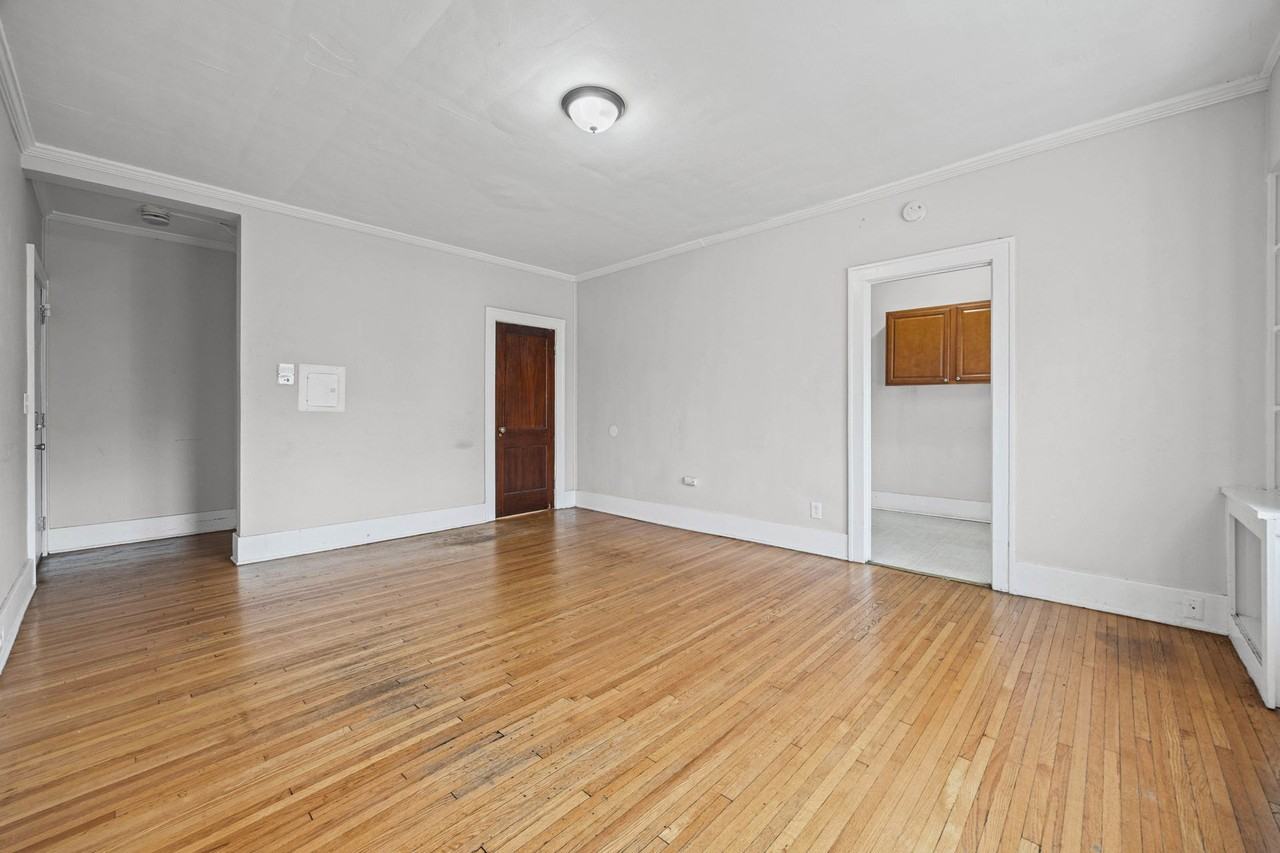 49 Troup St - Photo 4 of 41