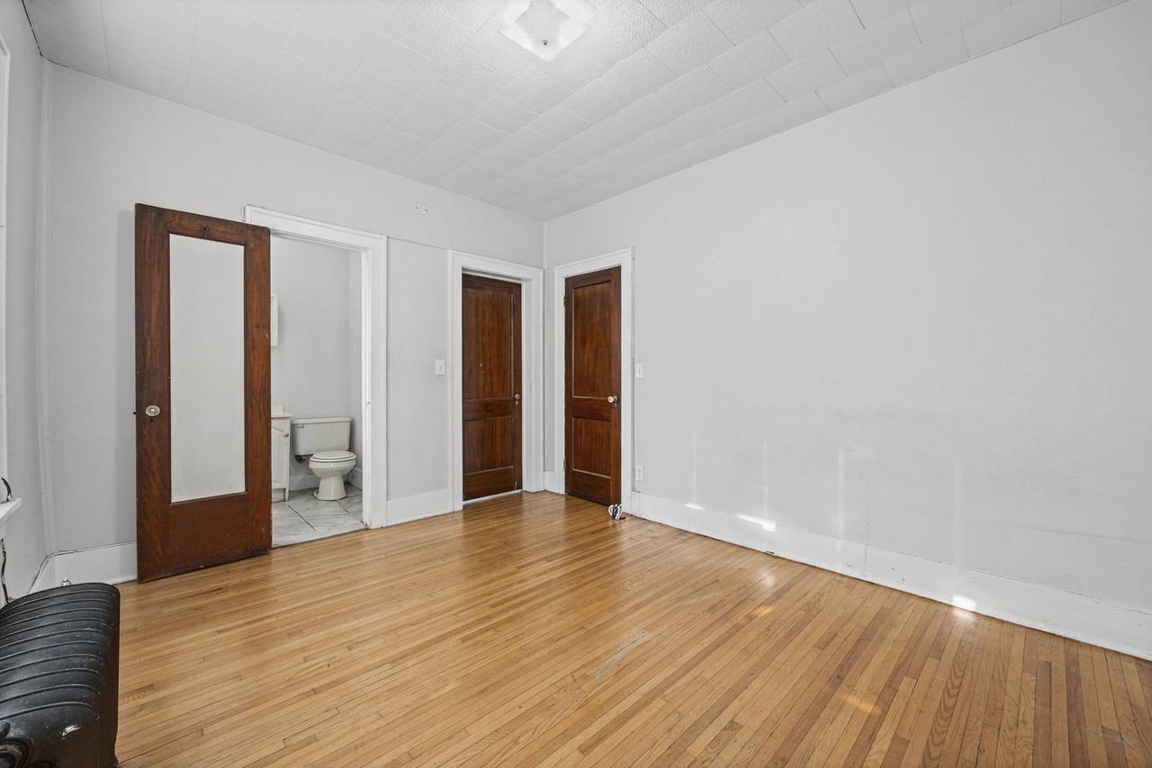 49 Troup St - Photo 6 of 41
