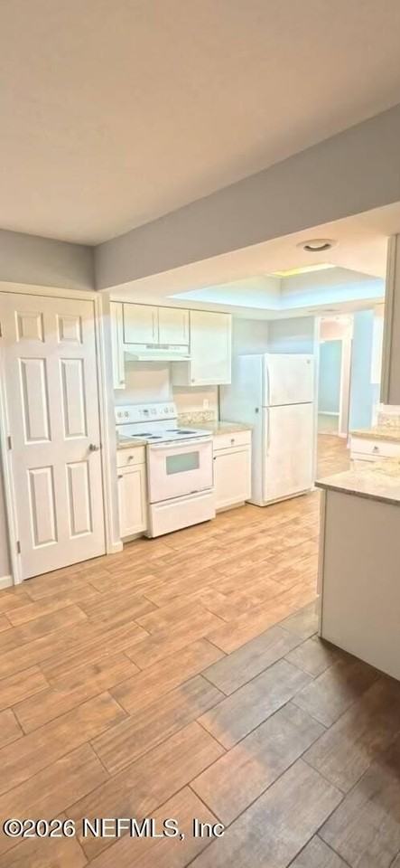 1294 Bee St N - Photo 3 of 28