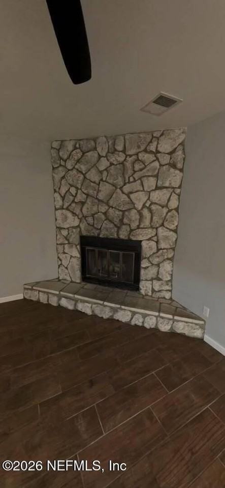 1294 Bee St N - Photo 5 of 28