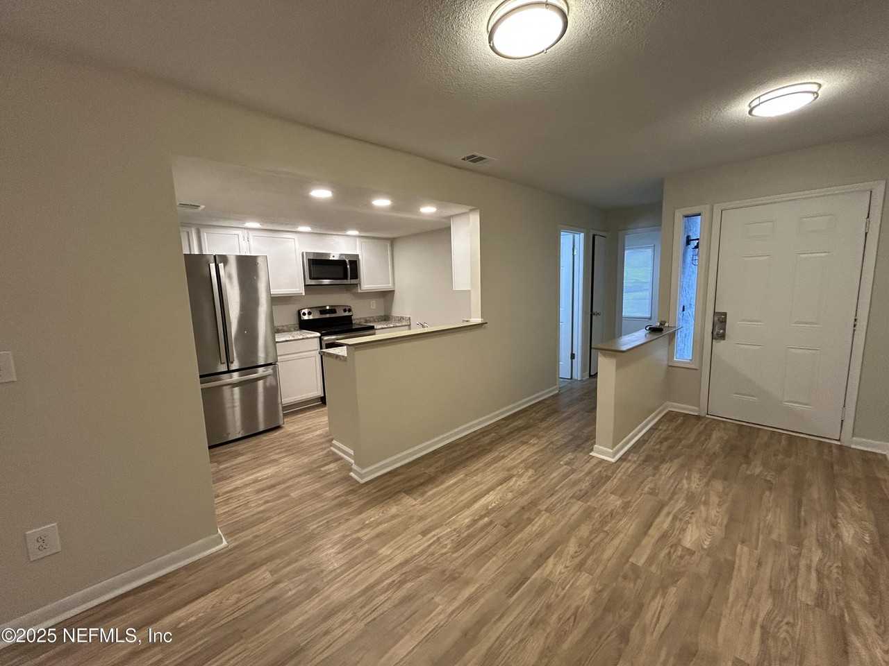 7607 Melissa Ct N - Photo 4 of 20