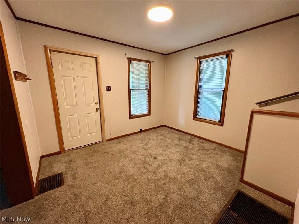 391 E Voris St - Photo 2 of 14