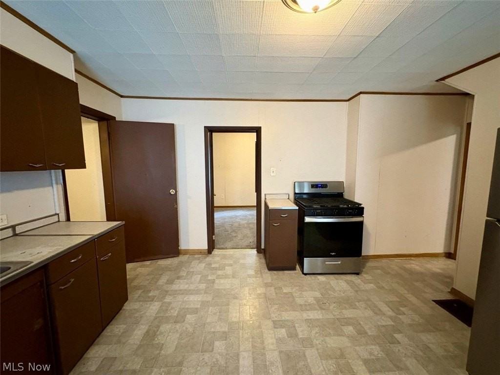 391 E Voris St - Photo 4 of 14