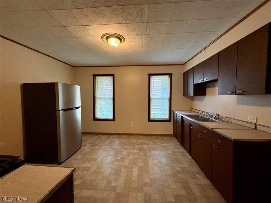 391 E Voris St - Photo 6 of 14